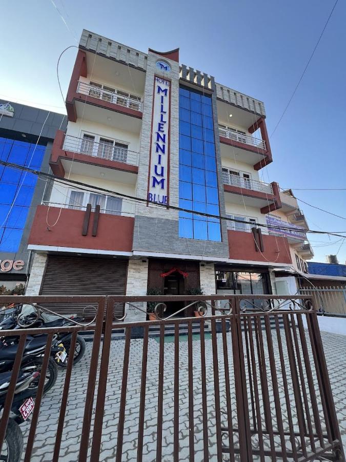 Millennium Blue Hotel Нагаркот Екстериор снимка
