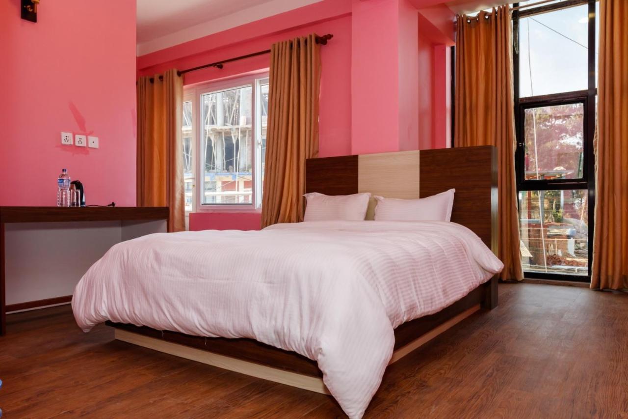 Millennium Blue Hotel Нагаркот Екстериор снимка